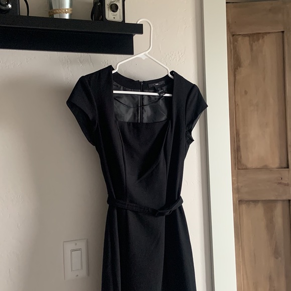 H &M black belted dress - Picture 4 of 12